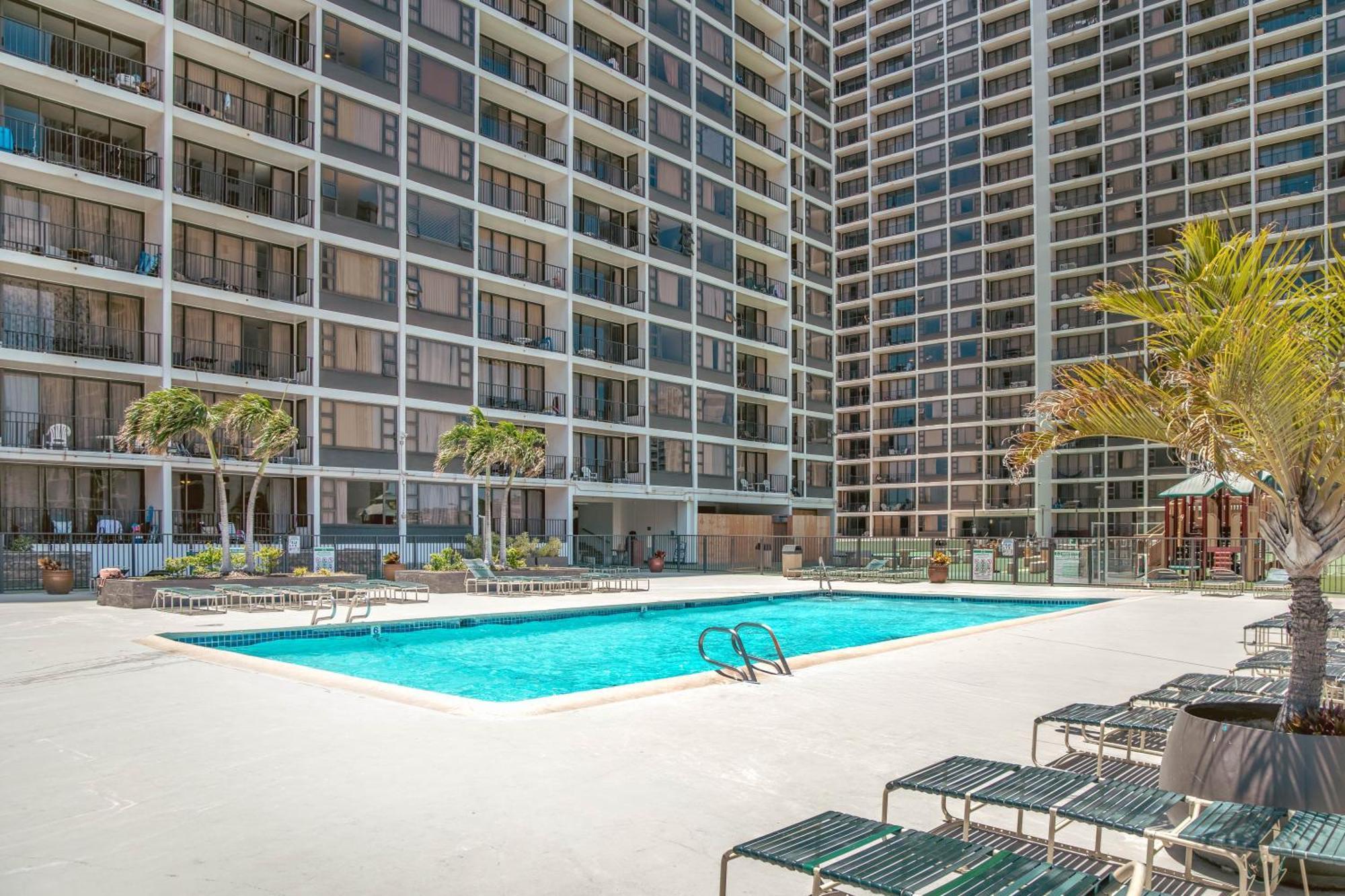 Waikiki Banyan 1Br With Great Ocean Views, Steps To Beach & Parking! Гонолулу Экстерьер фото